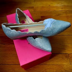 Silver Glitter Pointed Flats (BRAND NEW)
